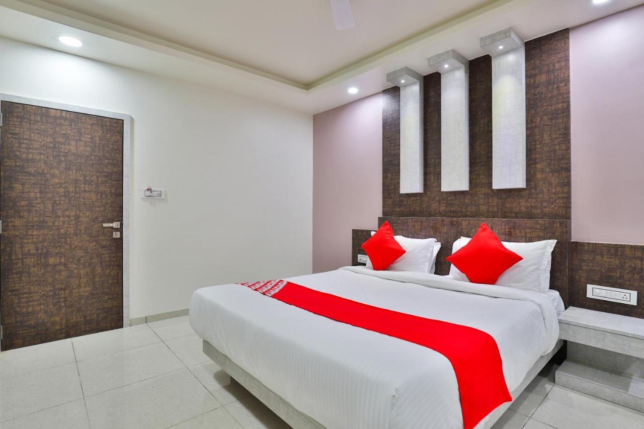 Dwārka Oyo 23174 Hotel Parth Inn מראה חיצוני תמונה